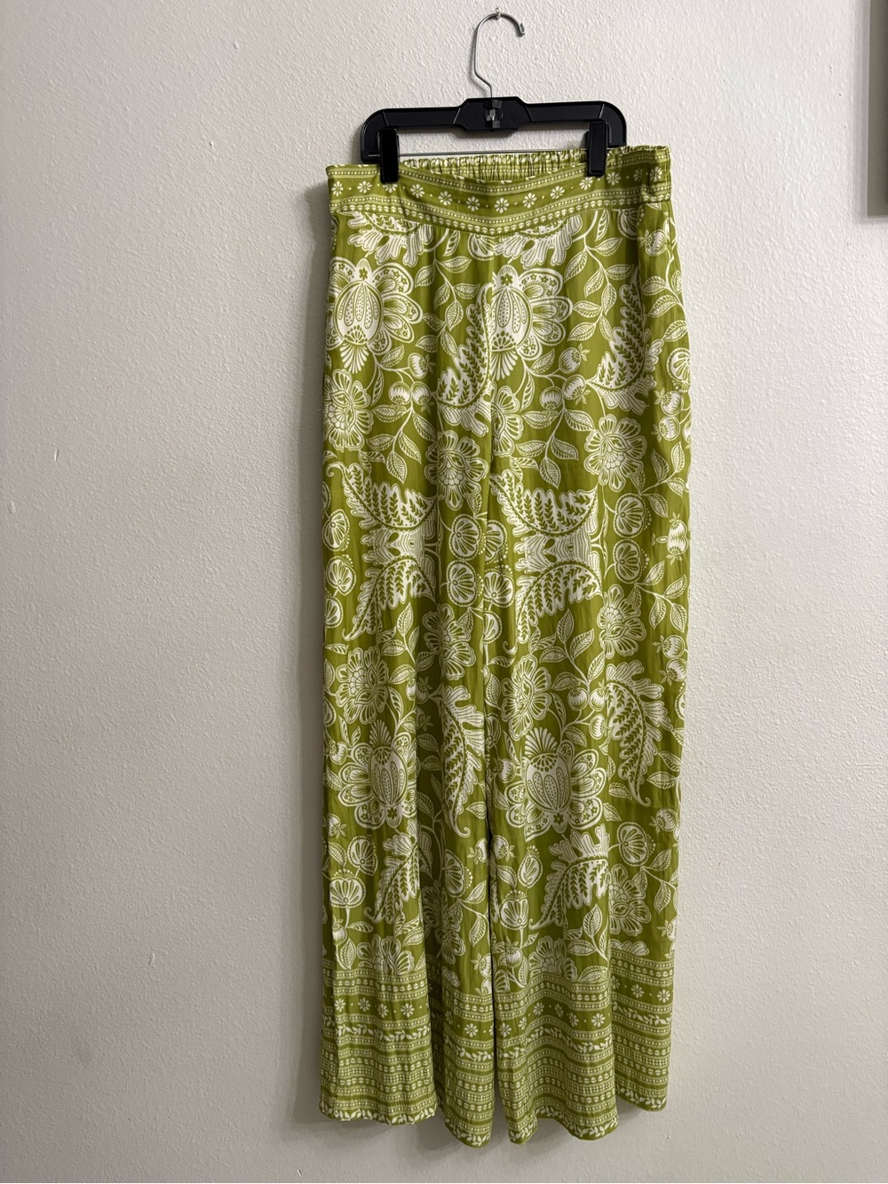 Rose & Olive Green Floral Wide Leg Pants Size Medium